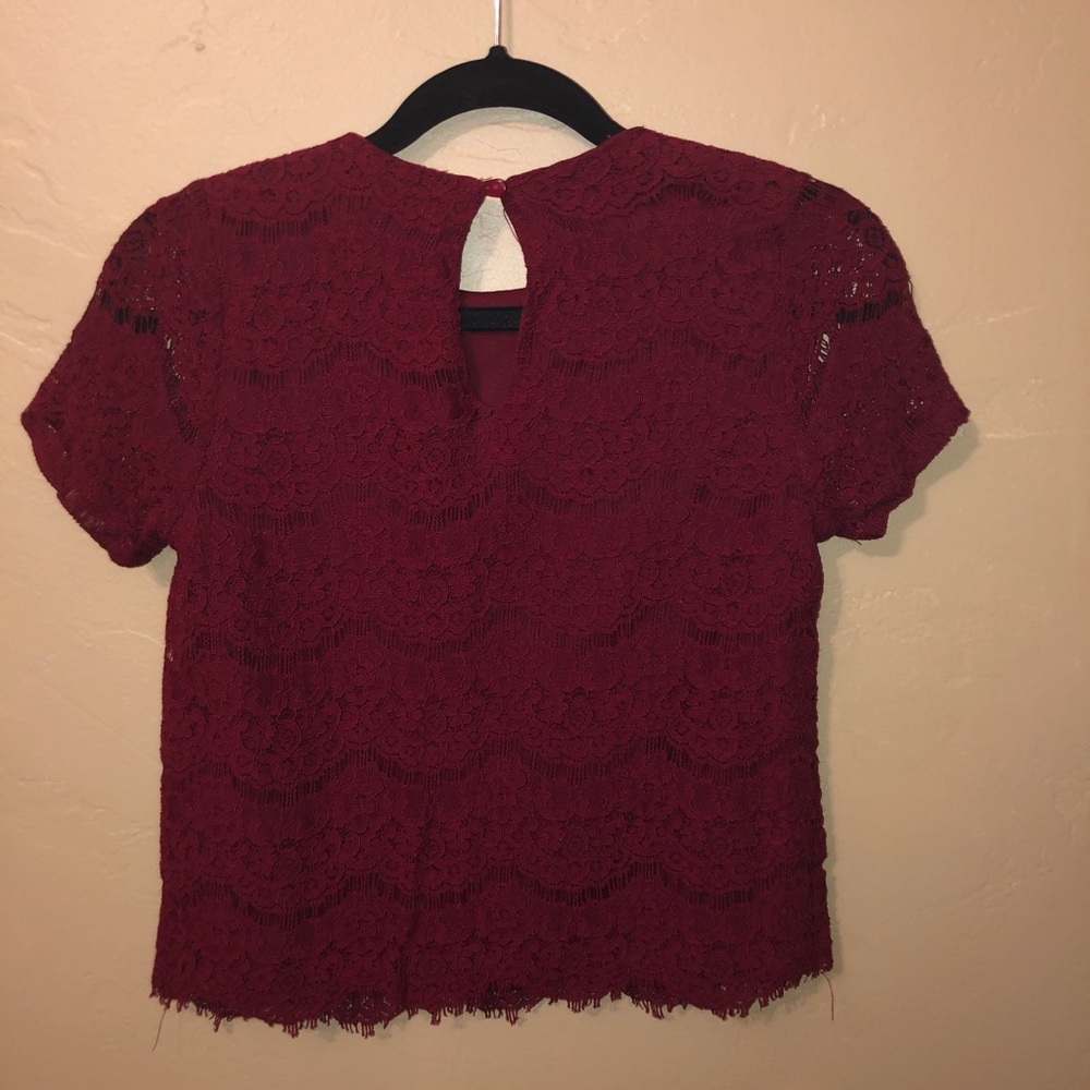 Maroon Top🌹 - Picture 2 of 3